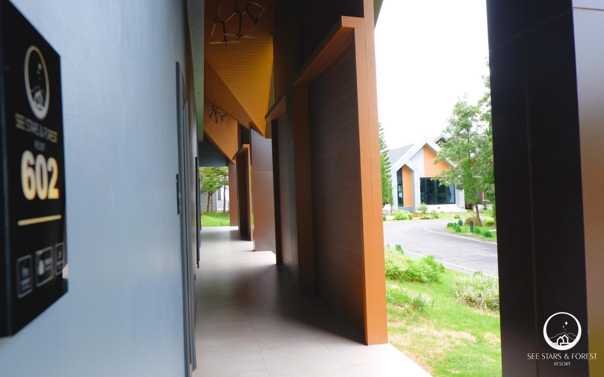 See Stars & Forest Resort Amphoe Sawang Daen Din Экстерьер фото